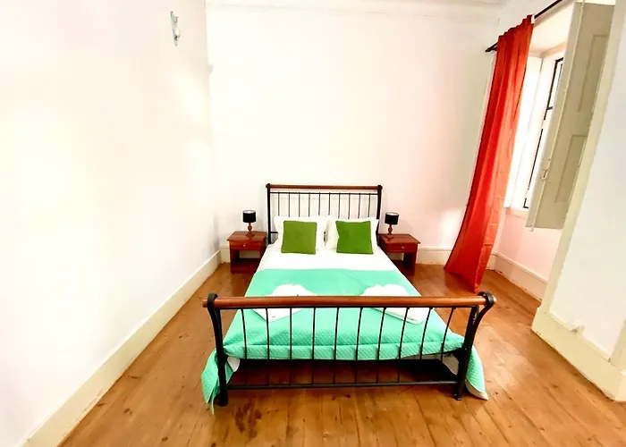Penzion Artdeco Chiado 4 - Large Comfortable Double With Shared Bathroom Lisboa