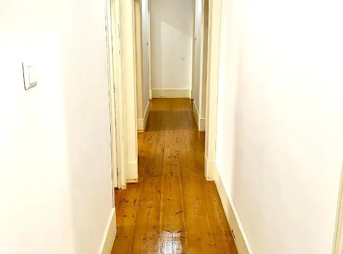 Artdeco Chiado 4 - Large Comfortable Double With Shared Bathroom 3* Lisboa